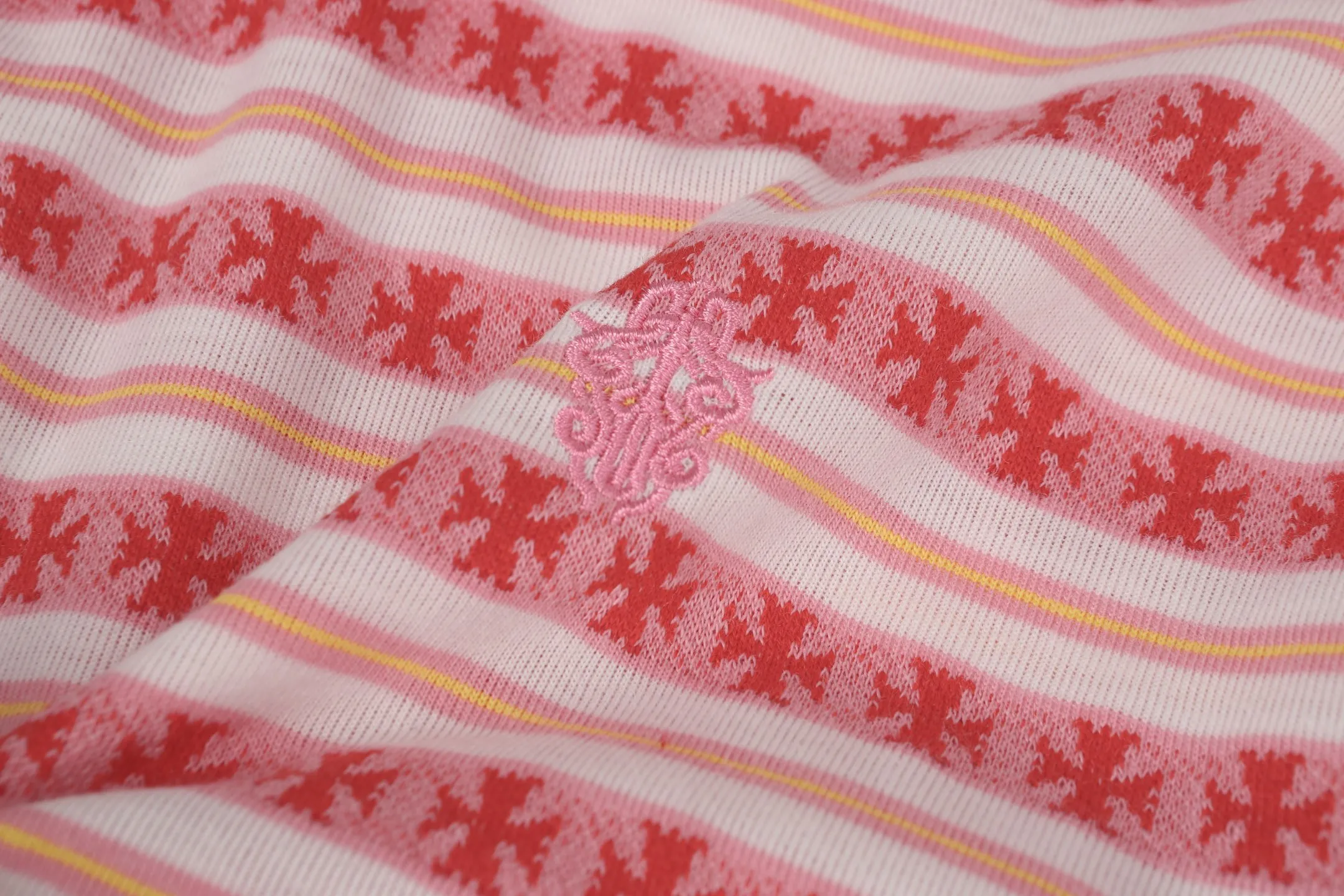 P190 -Chrome Hearts/Chrome Hearts 25ss season's most popular striped yarn-dyed long-sleeved T-shirt -High weight, high density and high quality. The wool is soft, delicate and skin-friendly. It feels soft and silky. It has excellent warmth and skin-friendly properties. -Customized weaving and dyeing, no color difference, no matter the fabric or workmanship details, beat the ordinary version on the market. -Colour: black, gray, blue, pink, green -Size: S M L XL